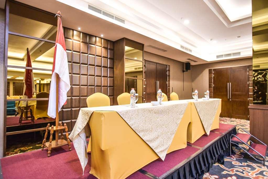Hotel Golden Tulip Essential Tangerang Servizi foto