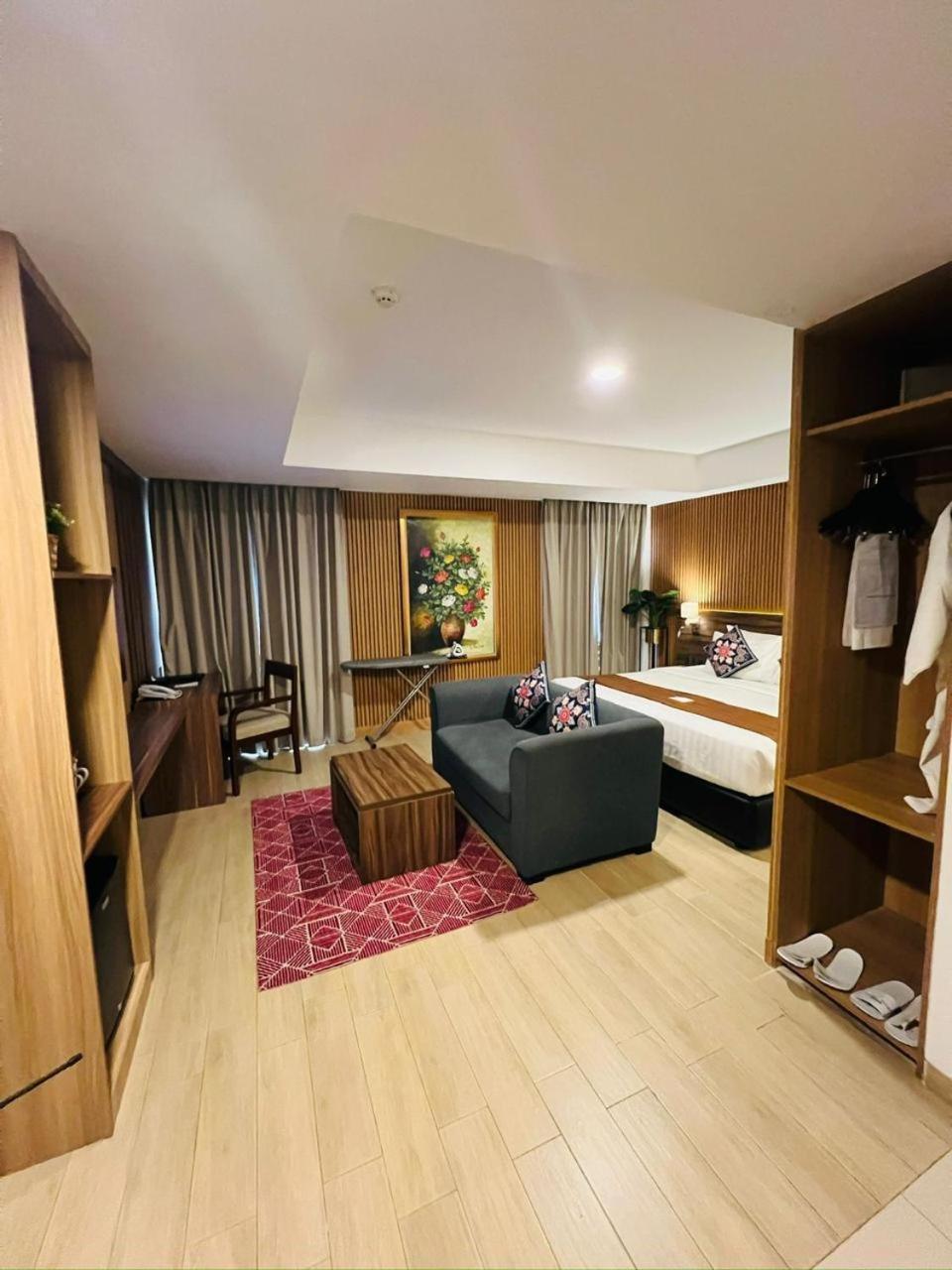 Hotel Golden Tulip Essential Tangerang Esterno foto