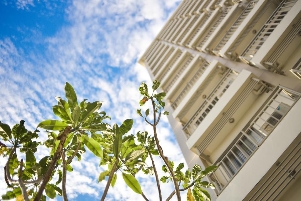 Hotel Golden Tulip Essential Tangerang Esterno foto